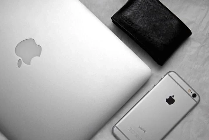 iDrop News: Компания Apple наделит первый iPhone с «монобровью поддержкой iOS 17