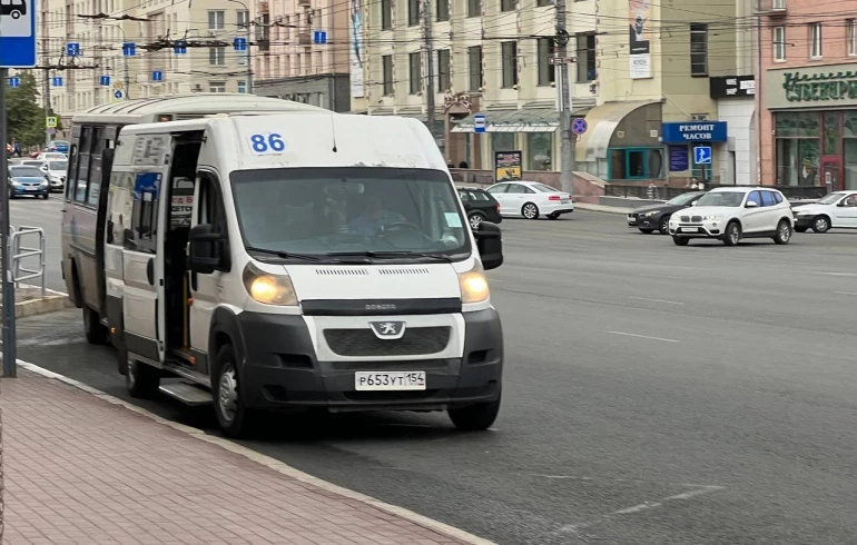 В Челябинске изменится схема движения маршрутного такси, соединяющего Чурилово и Парковый