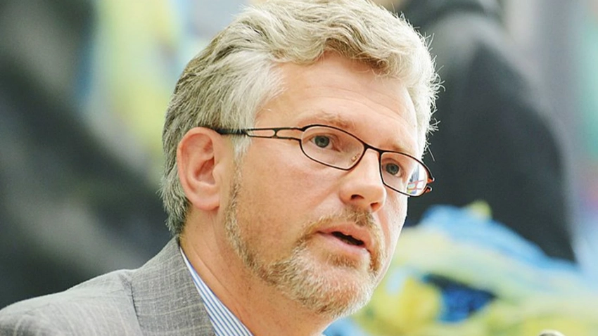 Украинский дипломат подвергся критике за высказывания о немецком политике и «Северном потоке-2
