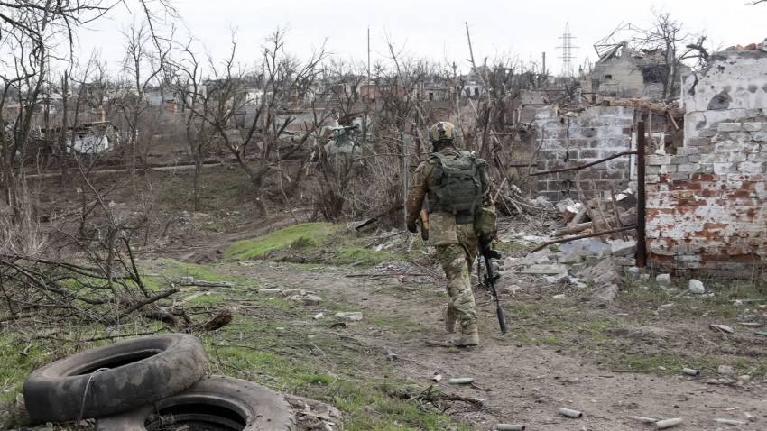 Двое российских военных захватили опорник ВСУ и взяли пленных под Марьинкой