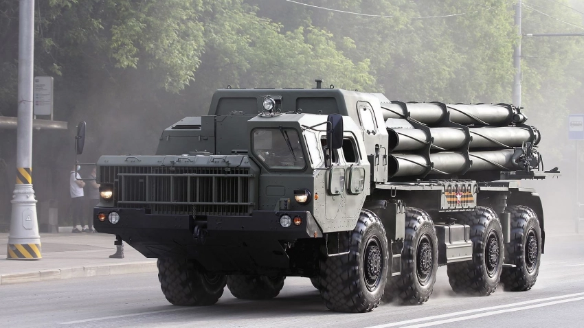 Расчет РСЗО «Торнадо-С уничтожил HIMARS управляемой ракетой