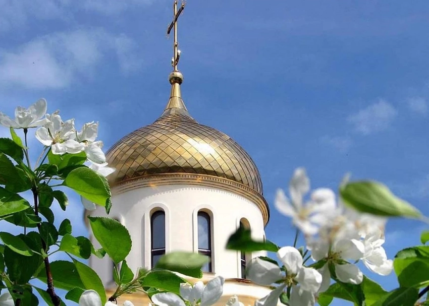 Какие народные и церковные праздники отмечаются 12 июня 2023 года: приметы и поверья дня