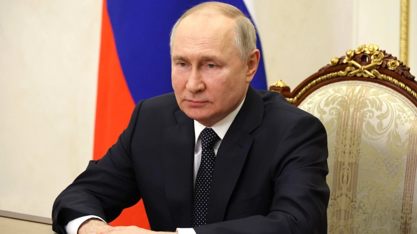Путин: День России утверждает единство многонационального народа