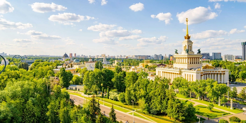 Красная площадь, ВДНХ и Нескучный сад: опубликован рейтинг самых популярных достопримечательностей на портале «Узнай Москву