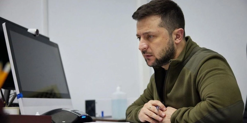 Украинские олигархи начали «грызню и готовятся свергнуть Зеленского