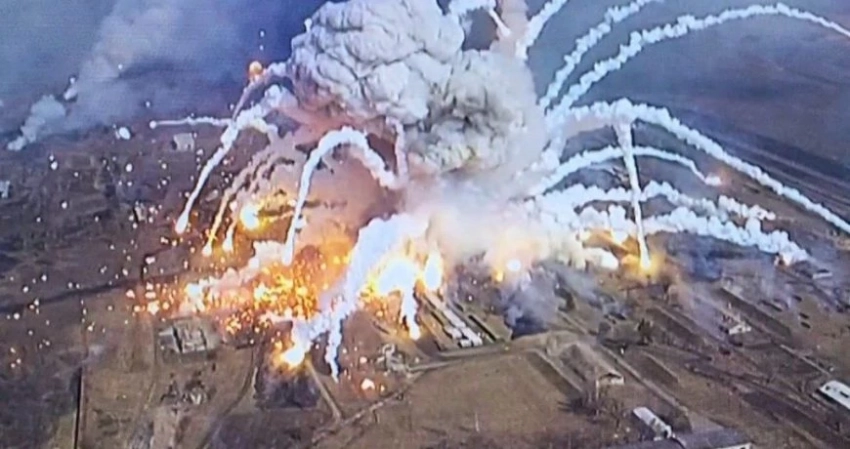 Горят склады с боеприпасами и техника: удары и взрывы на Украине 20-21 июня