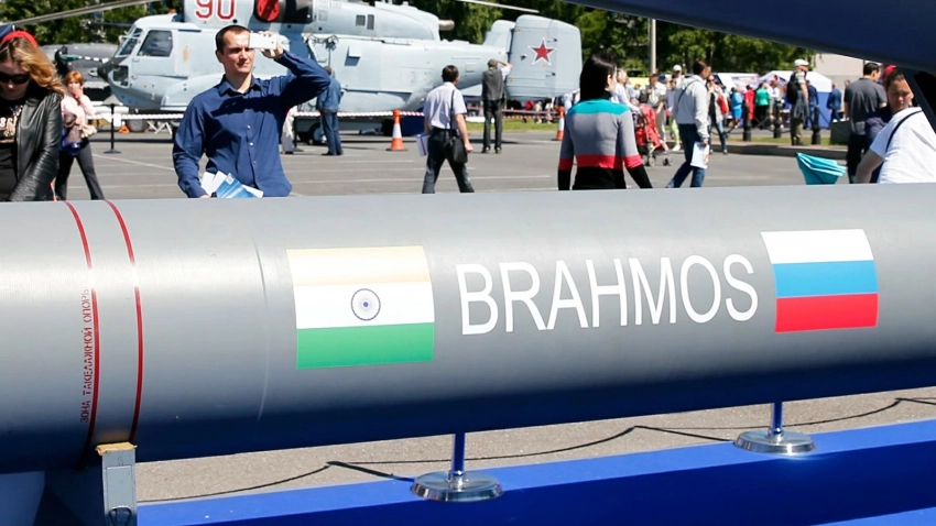 Российско-индийская компания «Брамос показала проект новой ракеты Brahmos-NG