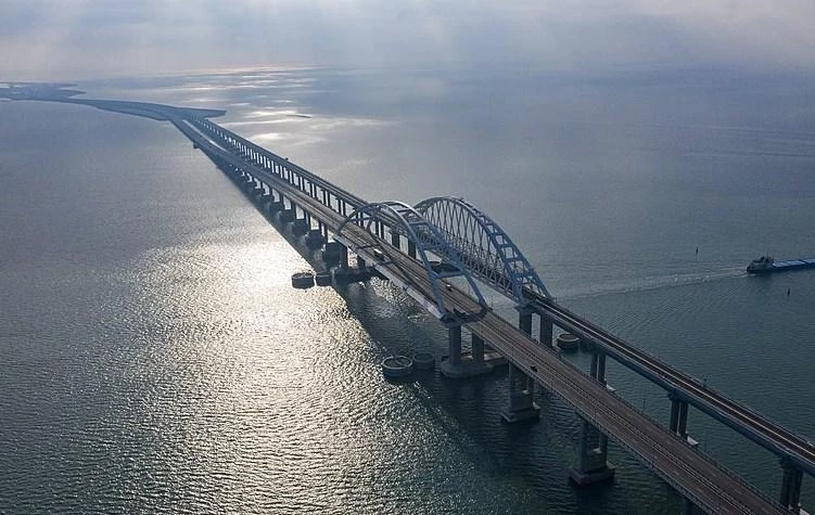 Захарова назвала киевский режим «террористическим после слов об ударе по Крымскому мосту