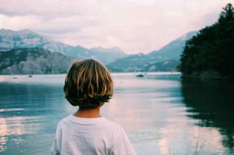 В Омске 6-летний мальчик сошел с ума после того, как его мама убила отца: что известно о трагедии