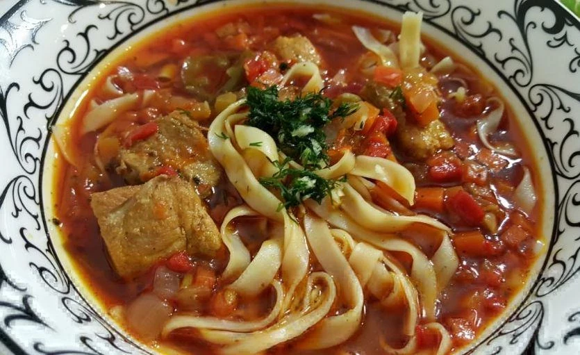 Российский турист побывал в Киргизии, где оценил обед «за копейки и вкусный как дома