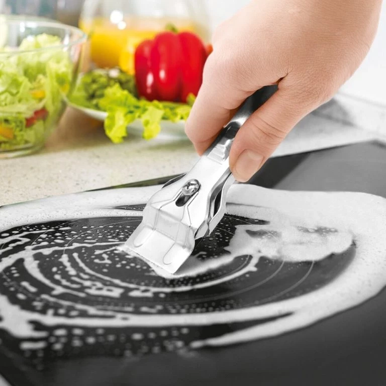 Суперлайфхак: как эффективно убрать застывший жир на кухне