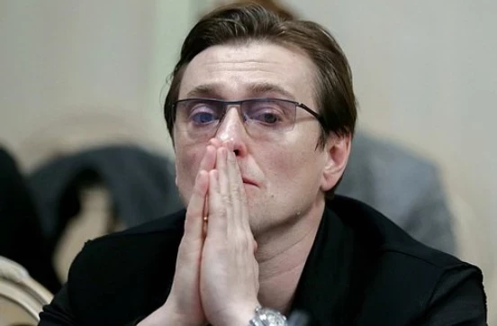Сергей Безруков показал кадры экстремальных подводных съемок в сериале «Плевако