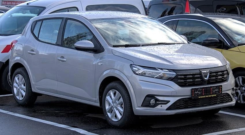 Автодилеры привезли в Россию новый Dacia Sandero