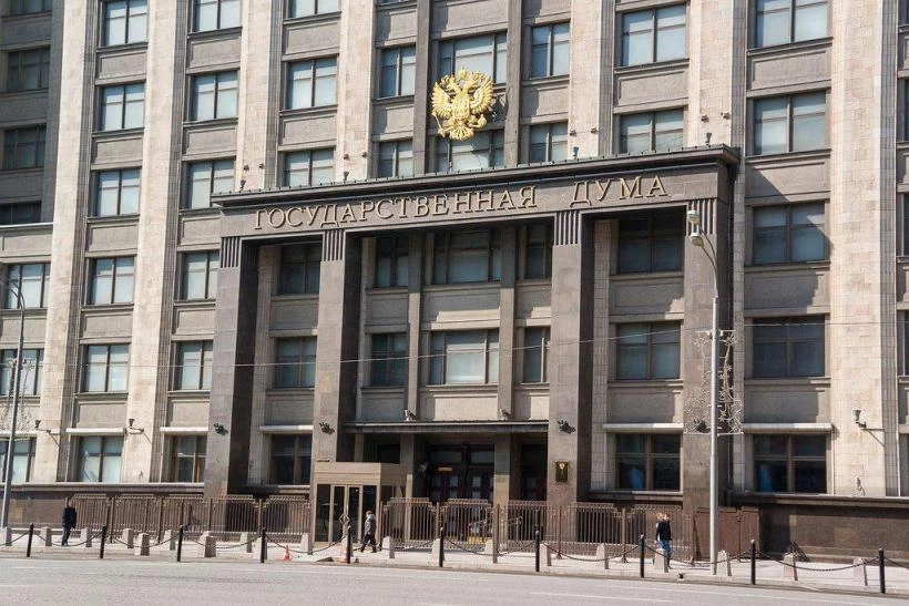 Анатолий Вассерман впервые после госпитализации приехал на заседание Госдумы