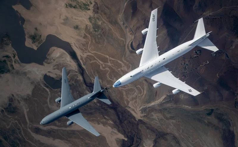 Американский «самолет Судного дня Boeing 747-E4B прибыл на саммит НАТО, в чем опасность