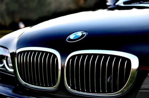 «Автопоток: BMW не уходит из России, но будет работать на склад