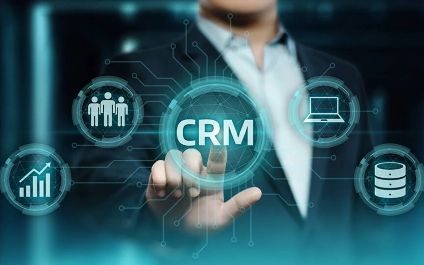 OkoCRM: Эффективное решение для управления бизнесом и расчета отпускных