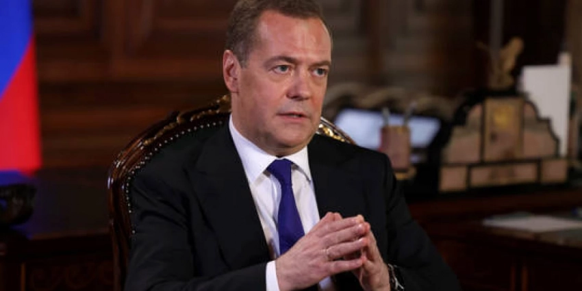 Дмитрий Медведев считает«грехи России и Запада. Реакция англосаксов