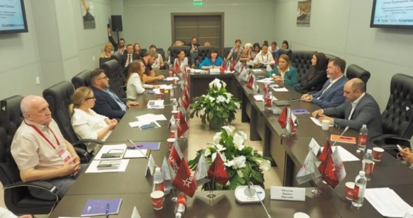 Как отечественное кино может поднять престиж работы молодежи в ОПК, говорили на форуме «Армия-2023