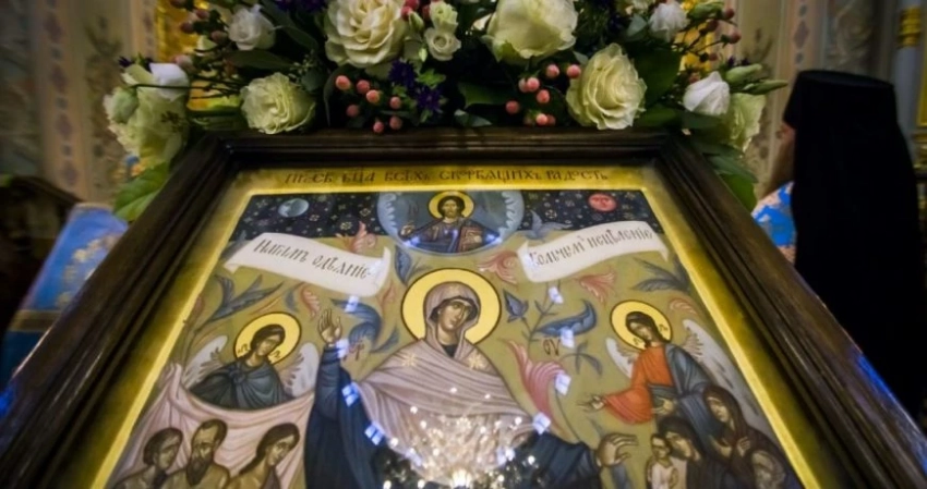 Праздник иконы Божией Матери, именуемой «Всех скорбящих радость, отмечается 5 августа: о чем просить у святого образа, молитва дня