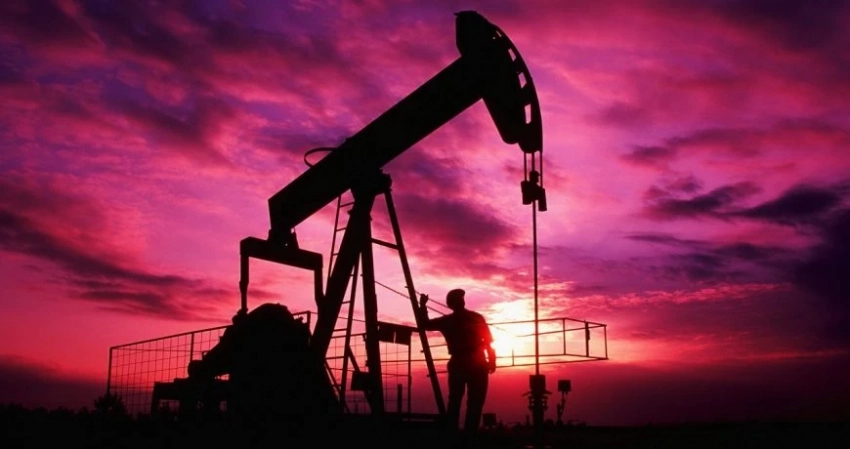 Цены на нефть снижаются 31 августа в ответ на данные о замедлении активности китайской промышленности