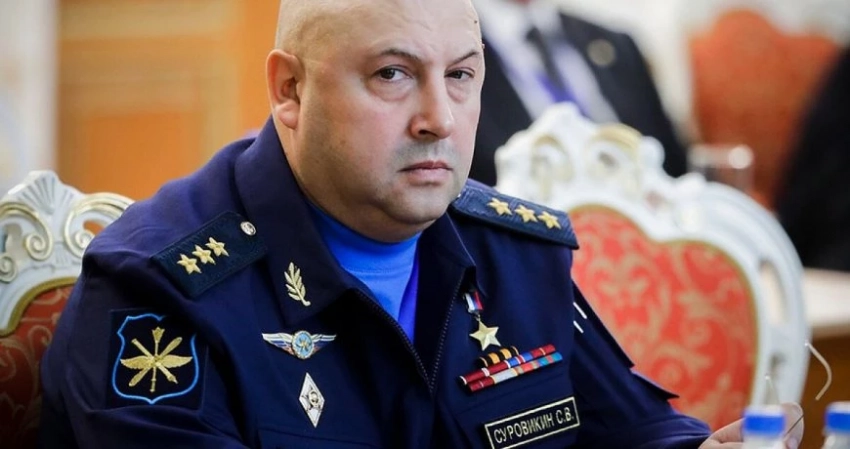 Становление героя: как математик Суровикин перевратился в генерала-Армагеддона