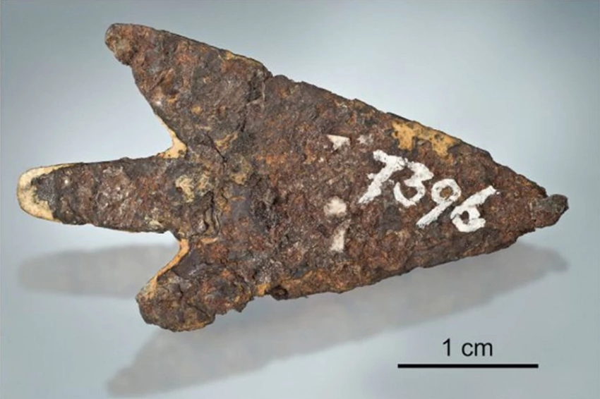 В Швейцарии обнаружили сделанный из метеорита наконечник стрелы бронзового века