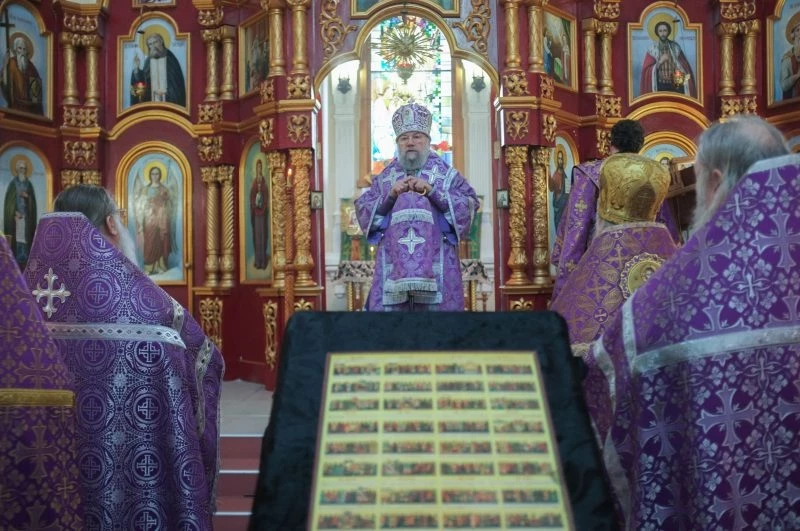 Церковный праздник Воздвижения Честного и Животворящего Креста Господня и другие торжества отмечают 27 сентября 2023 года