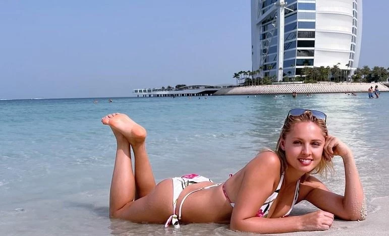 Звезда «Ранеток Янина Студилина в бикини похвасталась точеной фигурой на отдыхе в Дубае