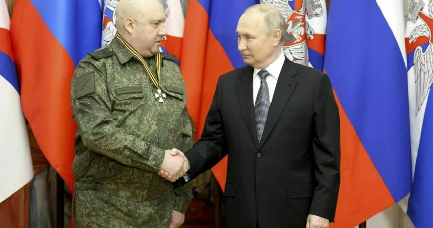 Внезапное возвращение генерала Суровикина привело в шок британцев