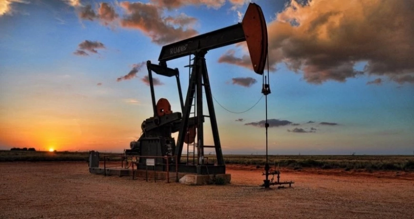 Цены на нефть 13 сентября приближаются к 10-месячному пику на фоне сокращения поставок