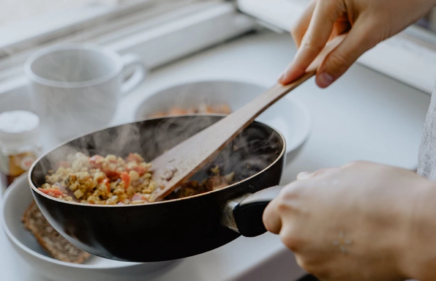 Доктор рассказывает, какие продукты нельзя разогревать на следующий день