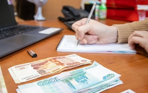 Правительство выделило на повышение зарплат бюджетников 5,5 млрд рублей  