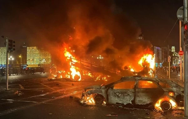 В Дублине прошли стихийные акции протестов после нападения на школьников  