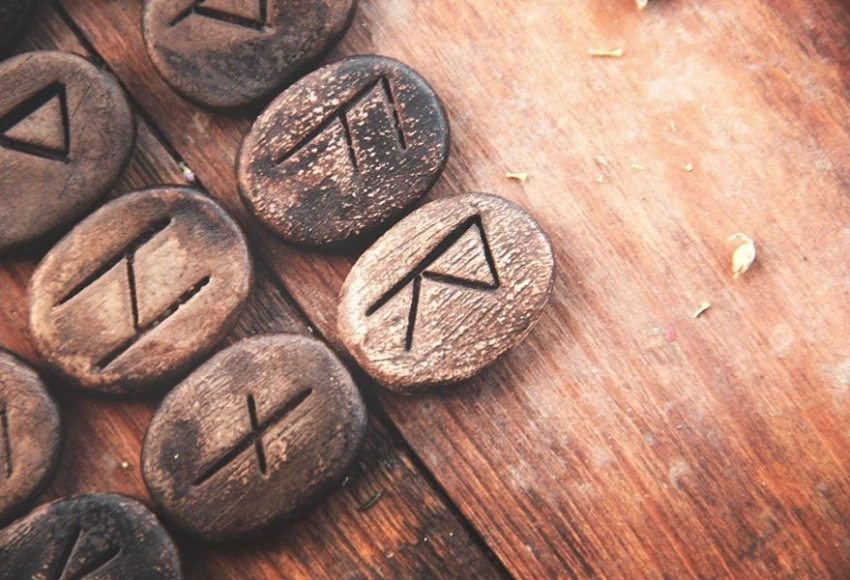 Можно ли с помощью скандинавских рун предсказывать судьбу и менять жизнь к лучшему