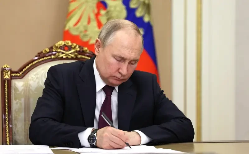 Президент РФ подписал закон, позволяющий исключить «Талибан из списка запрещённых в России организаций