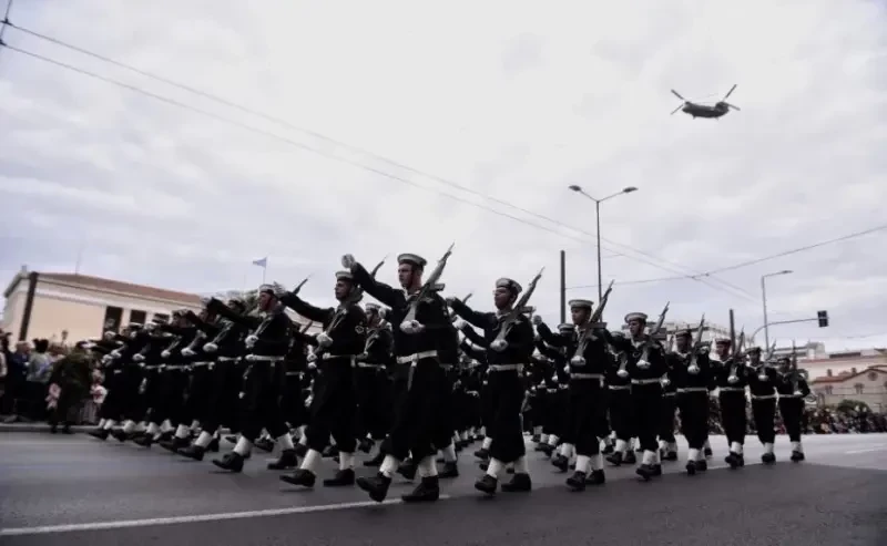 Во время парада в День независимости Греции курсанты выкрикивали антитурецкие лозунги