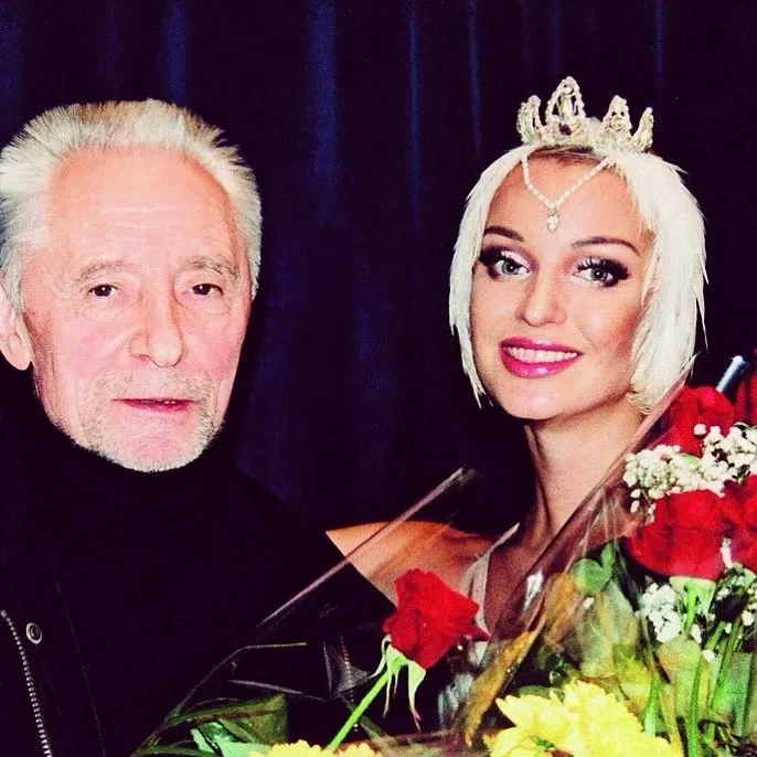 Анастасия Волочкова впервые побывала в Большом театре после скандального увольнения 20 лет назад