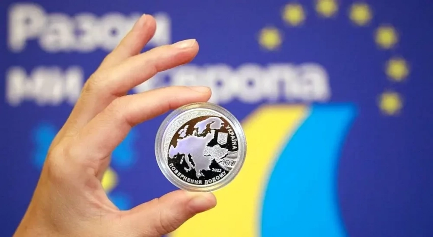 Запад полностью финансирует невоенные статьи расходов украинского бюджета, но исключительно в кредит