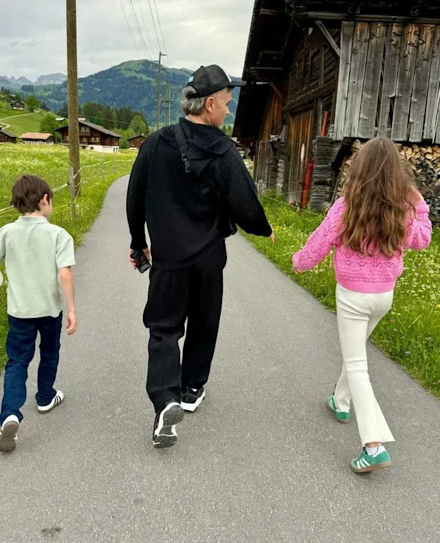 "Ещё одна "непо-детка". 13-летняя дочь Робби Уильямса дебютировала в кино и на красной дорожке