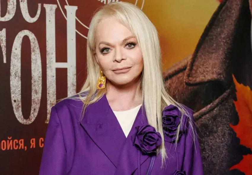 "Все умные понимают, что такую женщину трогать нельзя". Директор Ларисы Долиной и её окружение отреагировали на хейт в адрес певицы