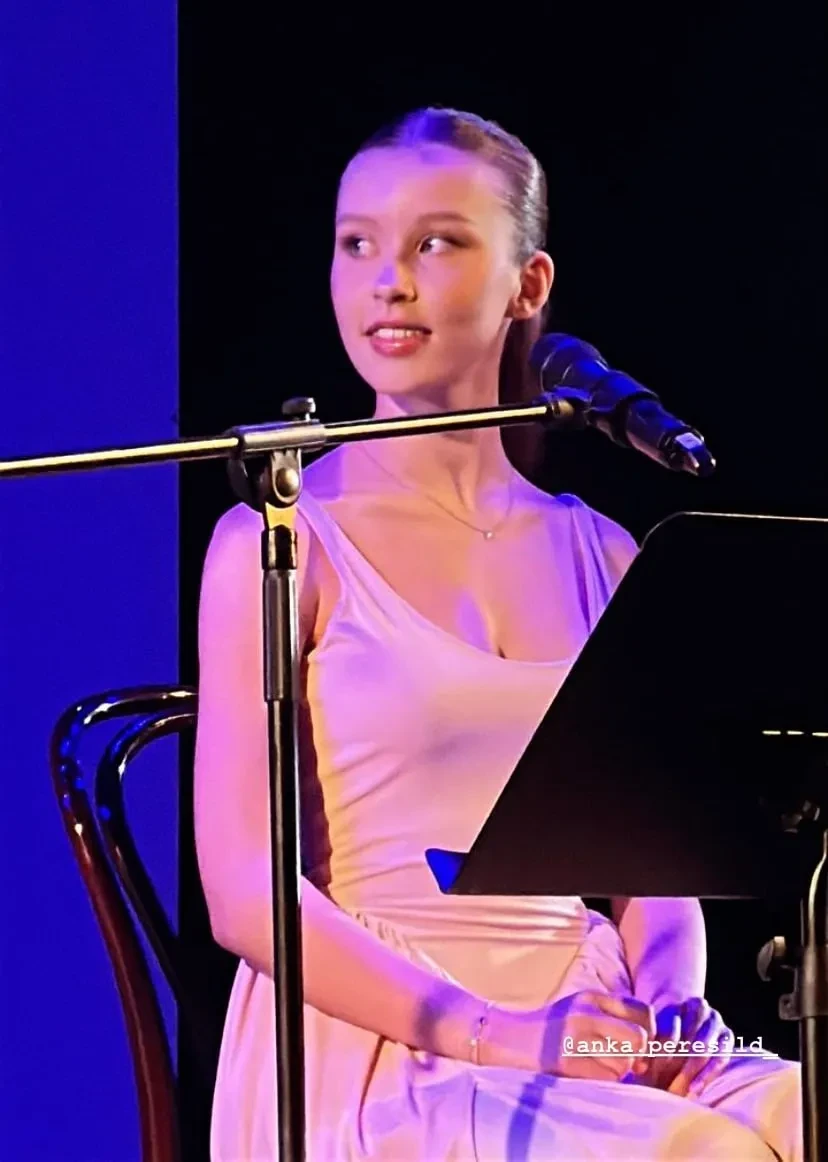"Таланта нет". В сети обсуждают вокал Анны Пересильд