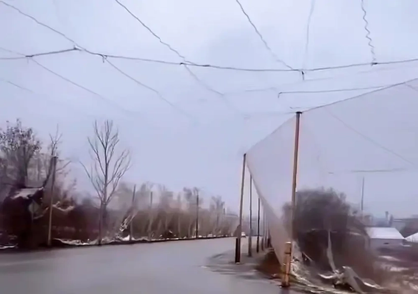 Очередная показуха: на дорогах вокруг Харькова устанавливают антидроновые сетки