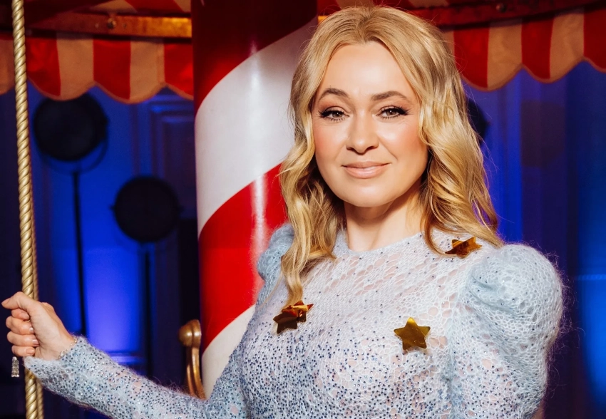 Яна Рудковская, Филипп Киркоров, Регина Тодоренко, Светлана Хоркина, Олеся Кожина-Бословяк с дочерью на "светской ёлке" Radio Monte Carlo