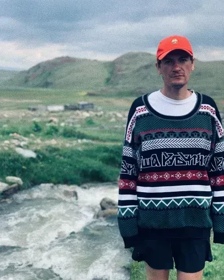 Александра Гудкова оштрафовали на 11 тысяч рублей за пародию на песню Шамана "Я русский"