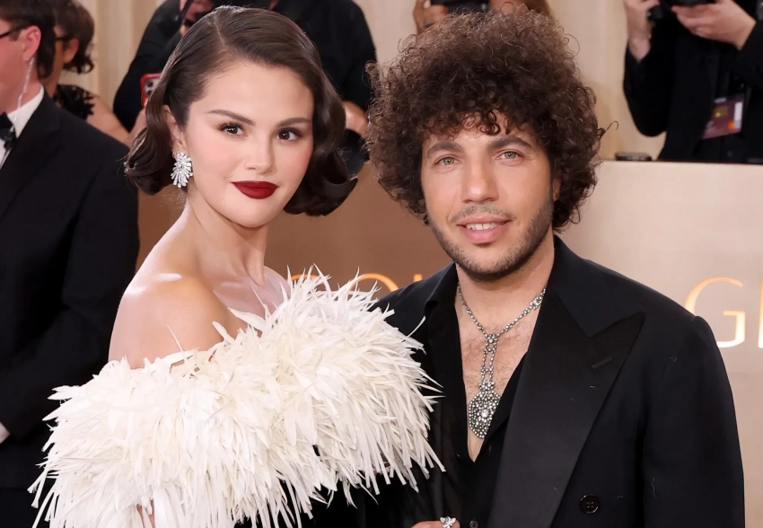 "Золотой глобус — 2026": Эмма Стоун, Селена Гомес и Бенни Бланко, Дженнифер Лопес, Леонардо ДиКаприо на красной дорожке