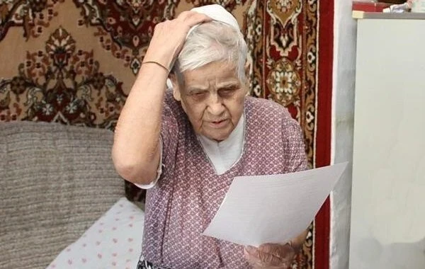 Одиноких пенсионеров в России хотят освободить от оплаты коммунальных услуг