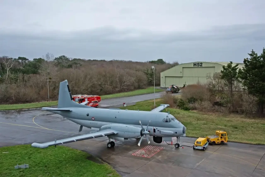 Все 18 противолодочных самолётов ВМС Франции ATL2 базируются на одном аэродроме