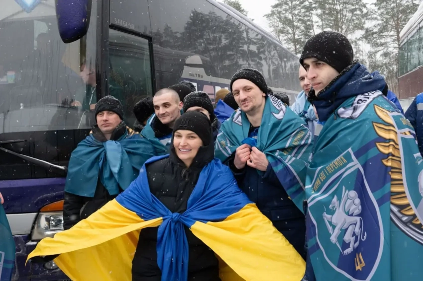 «Ты сиди, будешь живее»: Украинки призывают солдат ВСУ оставаться в плену ВС РФ