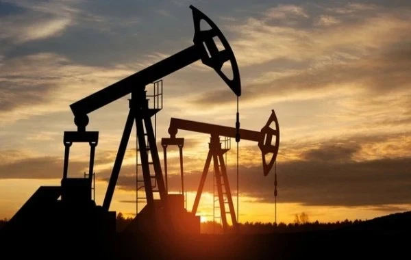 Нефть Brent упала ниже $90 после заявлений Трампа о победе в конфликте с Ираном